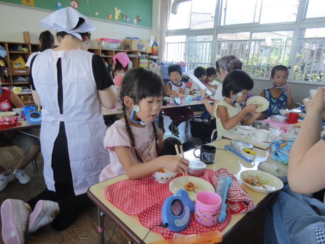 飯田市A保育園年長組さんの、給食1食あたりの咀嚼回数の測定